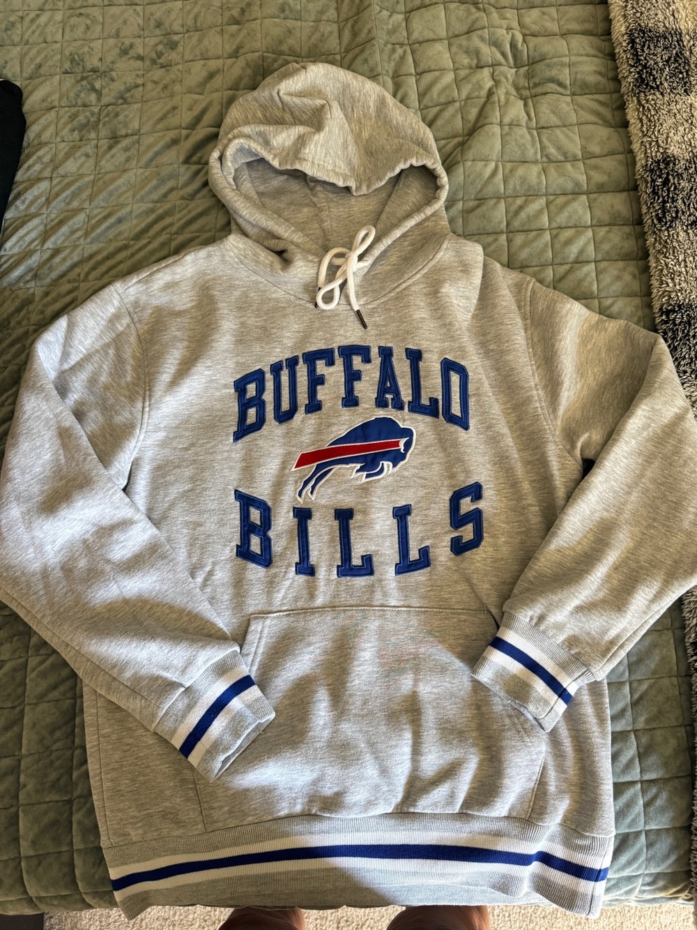 Buffalo Bills unisex medium Hoodie Sweatshirt with Team Logo like new